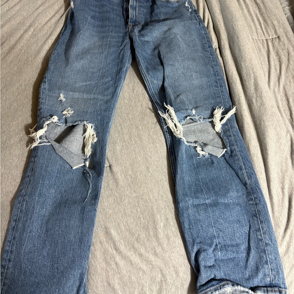 Abercrombie & Fitch Blue Distressed Women's Cropped Jeans